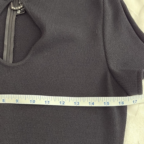 St John’s Black Sheath Dress. Key Hole Sleeves/Decorative Key Hole on top.Size 6 - Picture 10 of 10